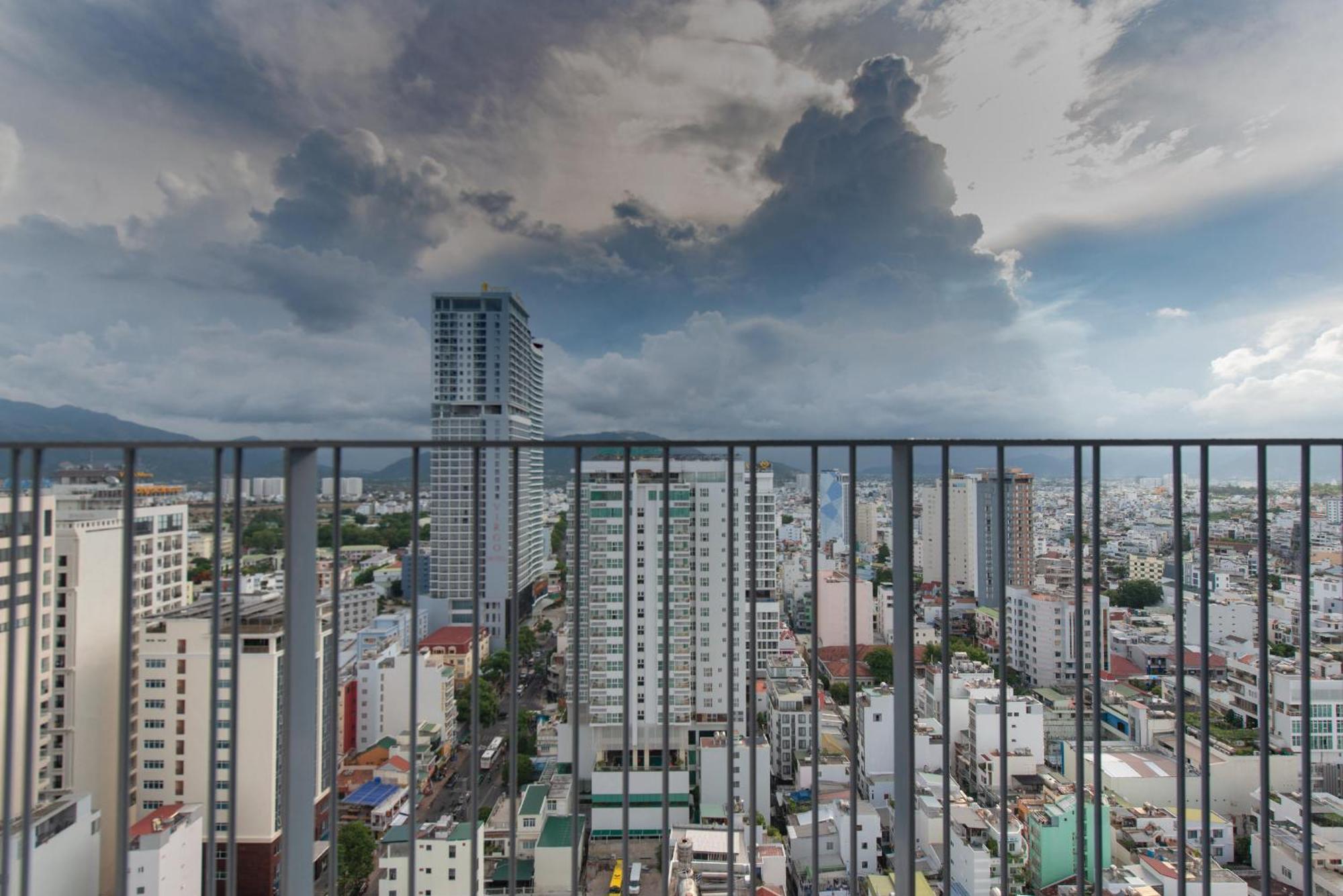 Holi Panorama Condotel Nha Trang Exterior foto
